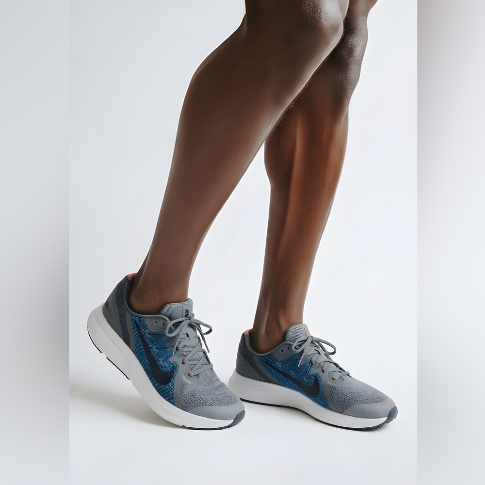NWOB Nike Men’s SZ 12 Gray/blue/black Zoom Span 3 sneaker.